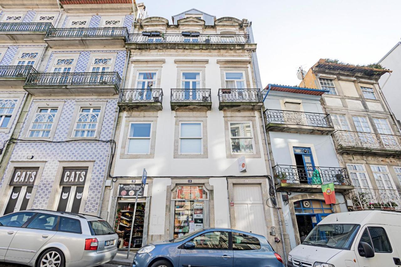 Lovelystay - Cativo Studio Downtown By Metro Station Porto Exterior photo